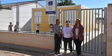 El Gobierno regional destinará en 2023 una partida de 200.000 euros a la reforma y ampliación del colegio público de El Acebrón