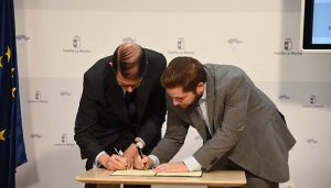 El Gobierno regional y entidades financieras de Castilla-La Mancha firman un convenio para facilitar financiación de las ayudas a la rehabilitación de vivienda