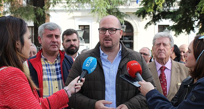 El Partido Popular pide a Vega “que rectifique su traición a los ayuntamientos y que amplíe las ayudas para obras municipales, tal y como se comprometió”