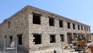 El Pleno de Tamajón adjudica la tercera fase de la ampliación en la Residencia Virgen de los Enebrales