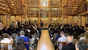 El reconocimiento a la labor de la Policía Nacional en la Violencia de Género, protagonista en el acto institucional en Cuenca con motivo del día del patrón