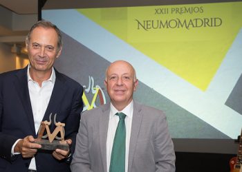 El servicio de Neumología del Hospital de Guadalajara suma un nuevo reconocimiento con la concesión del premio ‘Neumólogo del año’ a José Luis Izquierdo
