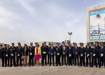 Entregados los diplomas al mérito policial y los emblemas de la Policía Local de Guadalajara Entregados los diplomas al mérito policial y los emblemas de la Policía Local de Guadalajara