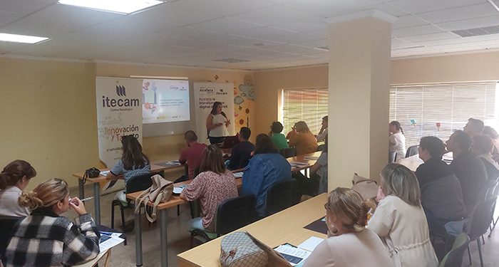 Éxito de la jornada sobre las ayudas kit digital celebrada en Iniesta