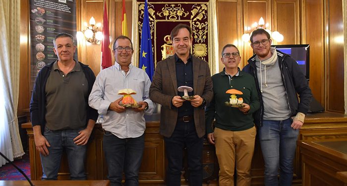 La Diputación de Cuenca colabora con el Centro de Dinamización Turística de Recursos Micológicos de Cardenete que se hace itinerante