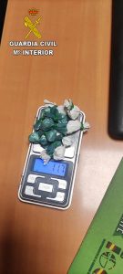 La Guardia Civil detiene en la urbanización Caraquiz de la localidad de Uceda a una persona con 13 bolsas de cocaína