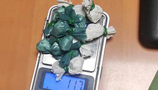 La Guardia Civil detiene en la urbanización Caraquiz de la localidad de Uceda a una persona con 13 bolsas de cocaína