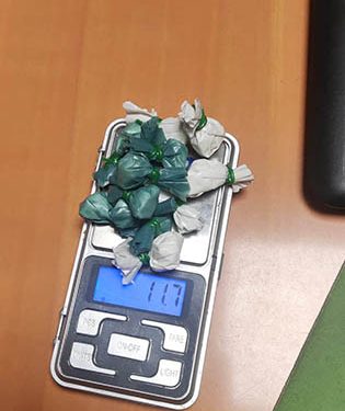 La Guardia Civil detiene en la urbanización Caraquiz de la localidad de Uceda a una persona con 13 bolsas de cocaína