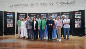 La Junta da a conocer diez de los yacimientos visitables más representativos del arte rupestre regional con una exposición abierta hasta el 28 de octubre