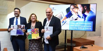 La Junta realizará más de 3.600 acciones formativas para impulsar la digitalización, la inclusión y la LOMLOE en los centros educativos