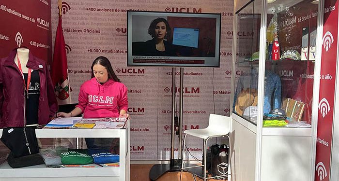 La UCLM presenta en FARCAMA su oferta académica y de servicios