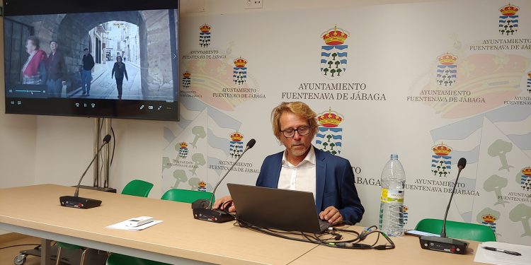 Juan Pedro Salas en Jábaga. Deducciones y apoyo a las empresas, garantía del acceso a la fibra óptica y 5G, sanidad blindada, apertura de escuelas con al menos 4 alumnos y la ley de Economía Circular son avances en la España rural. 1 liberal 1