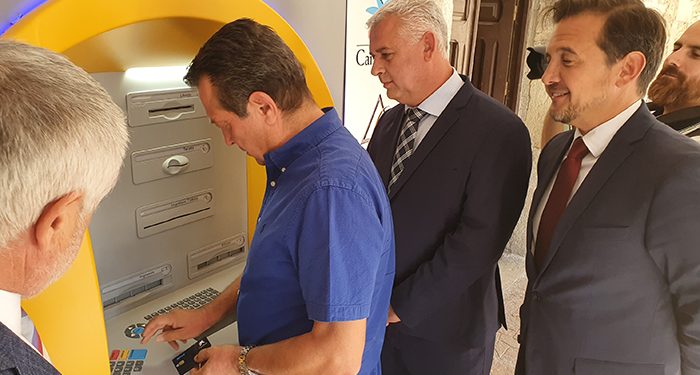 Los cajeros instalados en pueblos por la Diputación de Guadalajara y CaixaBank han posibilitado ya 21.155 operaciones