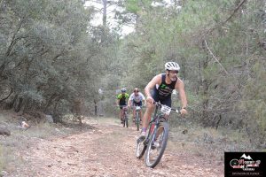 María Jesús Algarra y Antonio Cerezo vencen en el I Duatlón Cross de Almodóvar del Pinar
