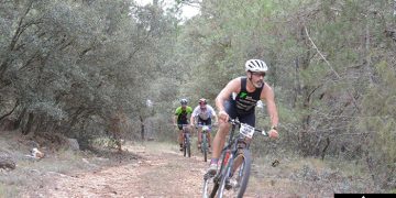 María Jesús Algarra y Antonio Cerezo vencen en el I Duatlón Cross de Almodóvar del Pinar