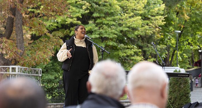 Mimona Bustamante, ganadora del primer Talent show organizado por el Festival Otoño en Cuenca