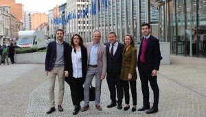 Page presenta al comisario europeo de agricultura el PDR de la región que “blinda la financiación para el campo y la ganadería”