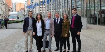 Page presenta al comisario europeo de agricultura el PDR de la región que “blinda la financiación para el campo y la ganadería”