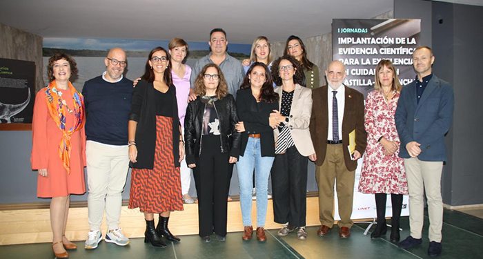 Un centenar de profesionales sanitarios de la región se reúnen en el Museo de Paleontología para hablar de la excelencia en cuidados
