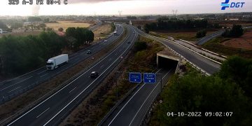 Un incendio en una planta de reciclaje de Tarancón genera una espectacular columna de humo