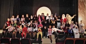 El CEIP Santa Ana recupera el teatro con una espectacular obra para Halloween