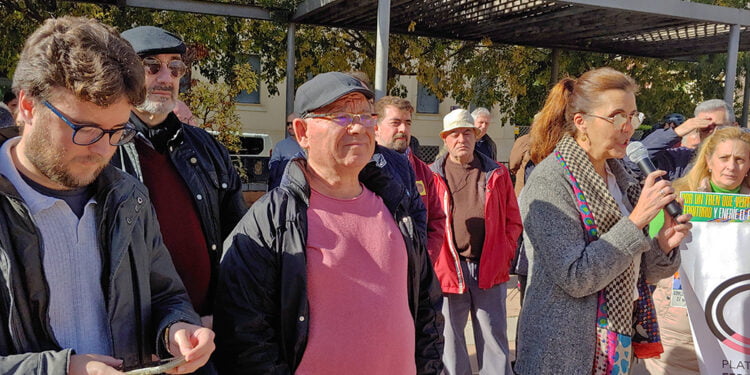 Mantendremos la lucha es la frase de la manifestación por un tren público, social y sostenible