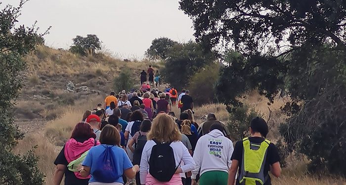 Albares recauda más de 2.500 euros en la marcha contra el cáncer