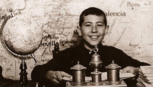 Alumno de la Escuela de Mota del Cuervo (Cuenca). Fondo - Los legados de la tierra