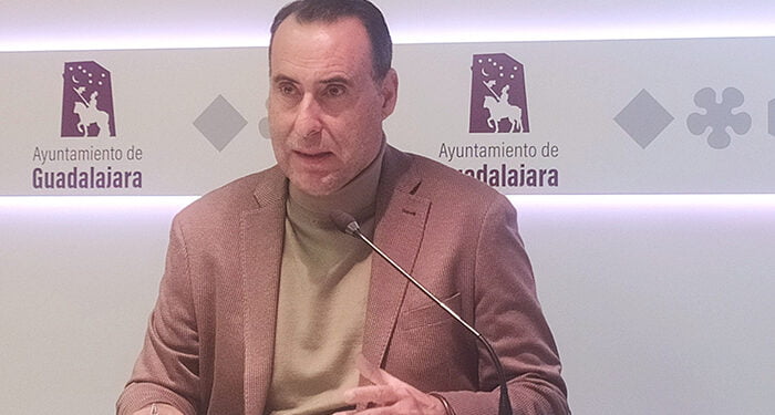 VOX estudia querellarse contra el gobierno de Rojo y Ciudadanos en Guadalajara tras aprobar definitivamente unos presupuestos “imprudentes y temerarios” 1 Antonio de Miguel