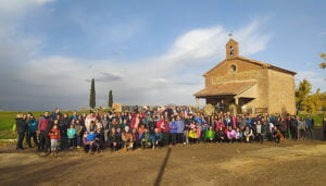 Campiñeando congrega a casi 200 senderistas para recorrer los ocho kilómetros que separan Fuentelahiguera de Albatages de Málaga del Fresno