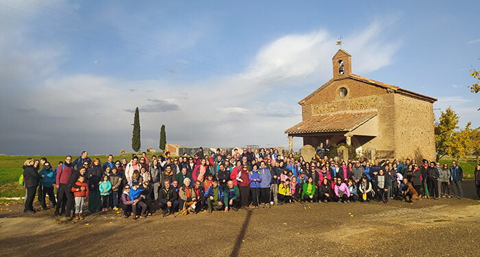 Campiñeando congrega a casi 200 senderistas para recorrer los ocho kilómetros que separan Fuentelahiguera de Albatages de Málaga del Fresno 1 Campiñeando congrega a casi 200 senderistas para recorrer los ocho kilómetros que separan Fuentelahiguera de Albatages de Málaga del Fresno