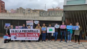 CCOO, STAS, CSIF y UGT exigen a las puertas del CEIP La Paz de Cuenca el fin de la precariedad del personal laboral