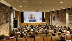 Cerca de 400 lectores guadalajareños se reúnen en Sigüenza a propósito de la novela 'El Ruta' de Fidel Vela