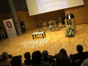 Cuenca recuerda emocionada a las víctimas en el acto institucional por el Día para la Eliminación de la Violencia contra las Mujeres