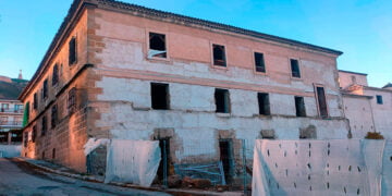 El alcalde de Huete exige al presidente de la Diputación que finalice la obra de la hospedería