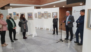 El Centro San José acoge una exposición internacional de viñetas sobre derechos infantiles vulnerados