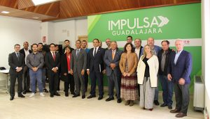 El embajador de la República Dominicana en España visita la oficina Impulsa Guadalajara con el objetivo de estrechar lazos comerciales