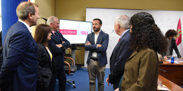 El Gobierno regional duplica el importe destinado a programas de movilidad sostenible con 17 millones de euros para financiar vehículos eléctricos y puntos de recarga