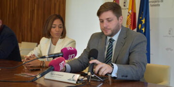 El Gobierno regional renueva el Astra de Olías del Rey que contará con una nueva línea que llegará hasta el Hospital Universitario de Toledo
