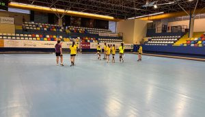 El polideportivo David Santamaría luce ya una pista de “máximo nivel donde el Ayuntamiento ha invertido cerca de 20.000 euros”