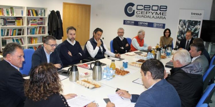 El prestigioso economista Daniel Lacalle mantiene un desayuno con empresarios de CEOE-Cepyme Guadalajara