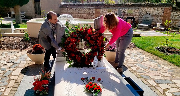 El PSOE de Guadalajara honra la memoria de todos aquellos que dieron su vida por defender la democracia y la libertad