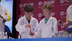 El youtuber David Calle abre la temporada 22-23 del Kids’ Lab de BASF