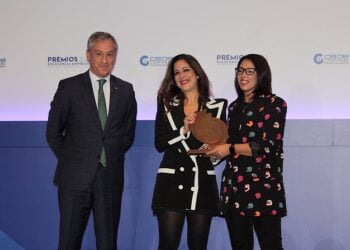 Eurocaja Rural entrega el premio 'Establecimiento Comercial' en los galardones 'Excelencia Empresarial 2022' de CEOE-Cepyme Guadalajara