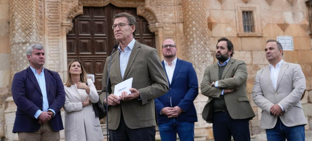 Feijóo aboga desde Guadalajara por retomar la deducción fiscal por vivienda habitual y crear un fondo para aliviar la subida de las hipotecas a rentas medias y bajas 1 Feijóo aboga por retomar la deducción fiscal por vivienda habitual y crear un fondo para aliviar la subida de las hipotecas a rentas medias y bajas