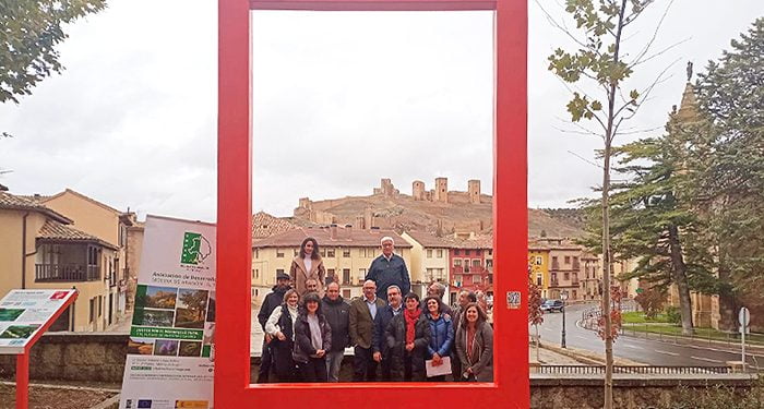 Inaugurado el marco gigante del Objetivo de Desarrollo Sostenible frente al Castillo de Molina de Aragón