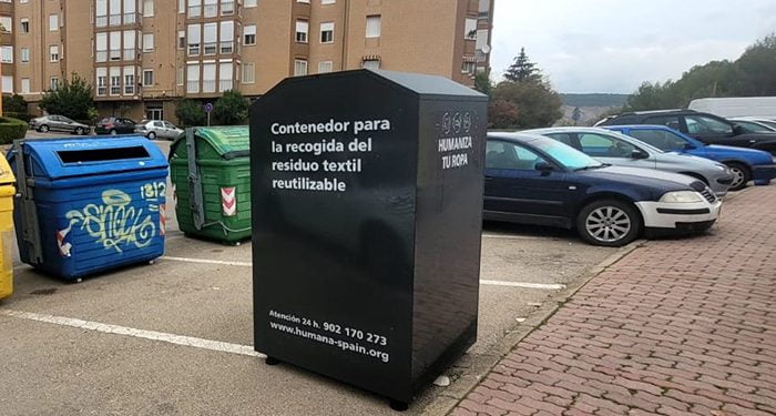 Instalados los nuevos contenedores para la recogida de ropa usada en Cuenca