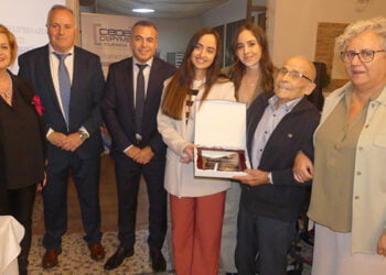 La Asociación de Empresarios de San Clemente y comarca reconoce la trayectoria de Marcos del Olmo