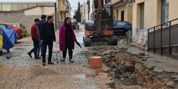 La Diputación de Cuenca colabora con el Ayuntamiento de Fuente de Pedro Naharro en la pavimentación de la plaza de la Ermita