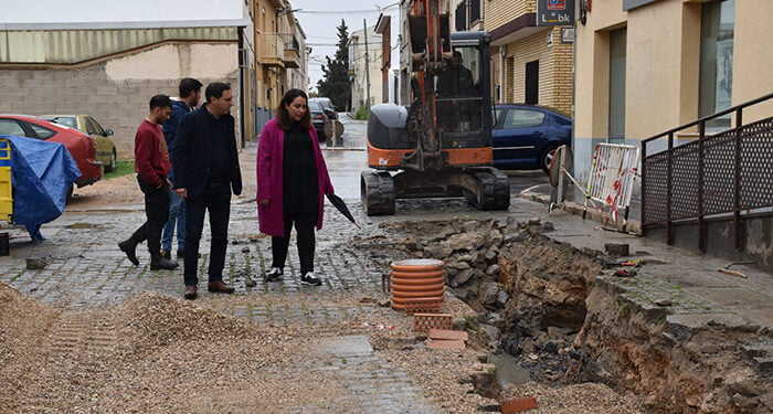 La Diputación de Cuenca colabora con el Ayuntamiento de Fuente de Pedro Naharro en la pavimentación de la plaza de la Ermita